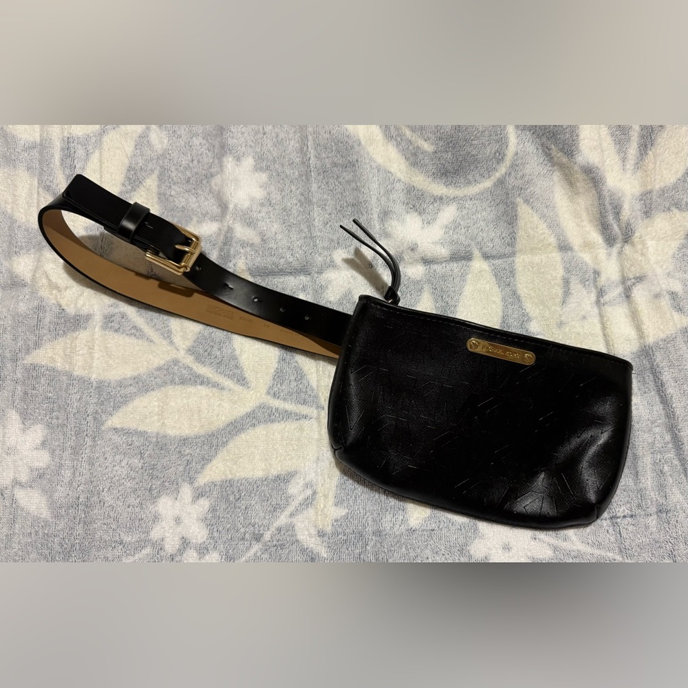 Michael Kors Black and Tan Reversible Leather Belt